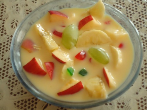 custard-fruits